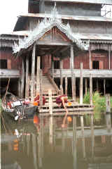 to Jpeg 42K Entrance to Nga Phe Kyaung monastery, Lake Inle, Shan State, Myanmar 9809Q23.JPG
