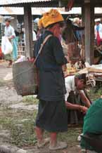 to 32K Jpeg 9809N09 A Pa'O woman at Nampan 5-day rotating market, Lake Inle, Shan State