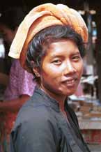 to 23K Jpeg 9809N22 Pa'O woman at Nampan 5-day rotating market, Lake Inle, Shan State.