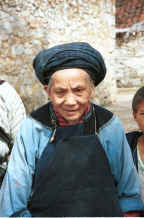 Jpeg 32K Old Bouyei woman - Bi Ke village, Mi Gu township, Zhenfeng county, Guizhou province 0010t02.jpg