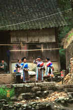 Jpeg 39K Miao women waiting to greet us in Chang Tion village, Cheng Guan township, Puding county, Guizhou province 0010w07.jpg