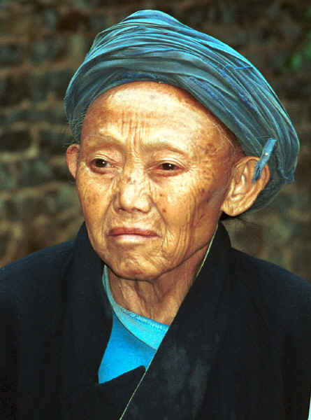 Old Miao woman  - Chang Tion village, Cheng Guan township, Puding county, Guizhou province 0010w24.jpg