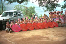Jpeg 39K Some of the very youngest of the performers of the dance troupe - Da Shu Jia village, Xin Zhou township, Longlin county, Guangxi province 0010h07.jpg