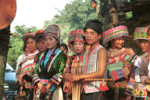 Jpeg 46K Young dancers showing the influences in the village - Red Hat Miao, White Miao and Clean Water Miao - Da Shu Jia village, Xin Zhou township, Longlin county, Guangxi province 0010h17.jpg