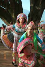 Jpeg 74K Young dance troupe, Da Shu Jia village, Xin Zhou township, Longlin county, Guangxi province 0010h19.jpg