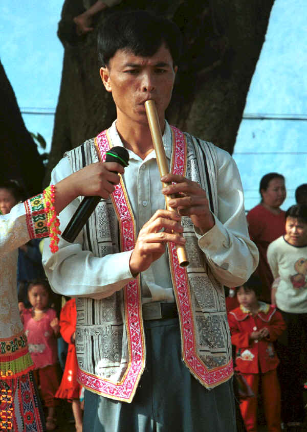 Solo flautist - Da Shu Jia village, Xin Zhou township, Longlin county, Guangxi province 0010h36.jpg