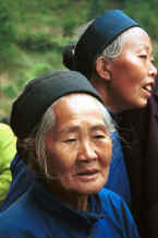 Jpeg 23K Two Lao Han women in Dai Lo village, Shi Zi township, Ping Ba county, Guizhou county 0010z29A