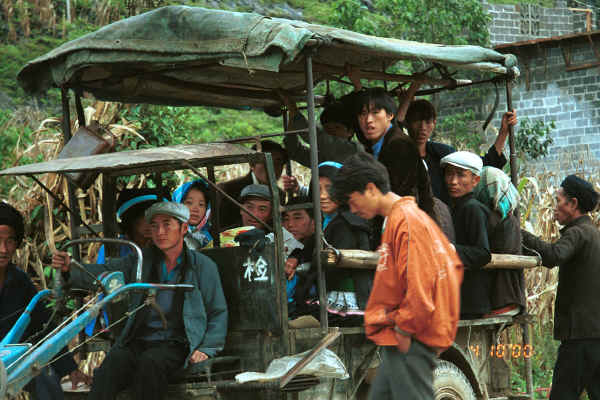Setting off from the Side comb Miao village, Long Dong, to De Wo market (De Wo township, Longlin county, Guangxi province 0010d21.jpg