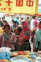 Jpeg 41K Side comb Miao and Flower Miao at De Wo market, De Wo township, Longlin county, Guangxi province 0010g12.jpg