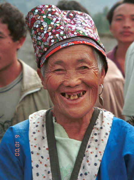 White Miao old woman - Ma Wo village, Zhe Lang township, Longlin county, Guangxi province 0010k05.jpg
