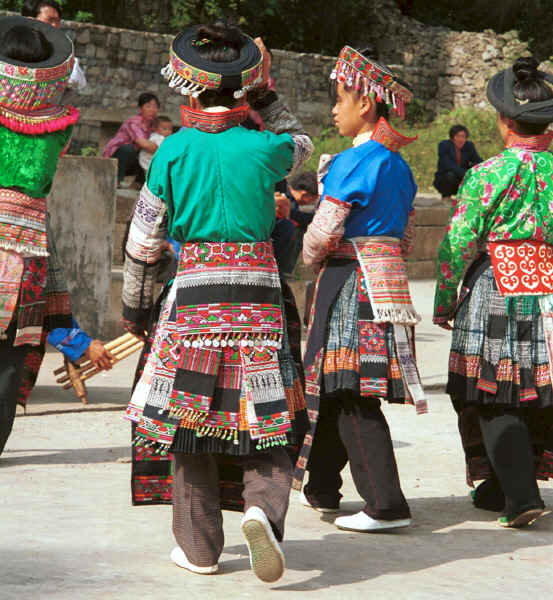 One of the welcome dances - Sha Jiao village, Wan Teng township, Xingyi metropolitan area, Guizhou province 0010l36.jpg