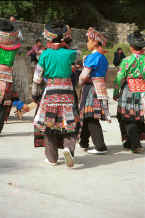 Jpeg 55K One of the welcome dances - Sha Jiao village, Wan Teng township, Xingyi metropolitan area, Guizhou province 0010l36.jpg