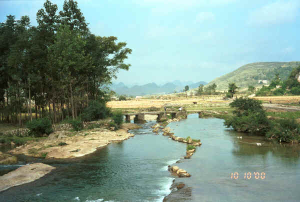 The river looking downstream from the bridge at Shitou village, Huanggousu township, Zhen Nin county, Guizhou province 0010u13.jpg
