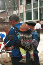 Jpeg 35K Bouyei buying liquid fuel - Shitou village, Huanggousu township, Zhen Nin county, Guizhou province 0010u16.jpg