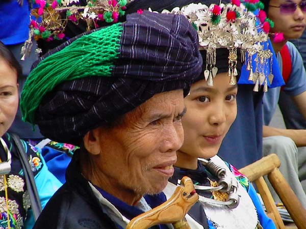 Jpeg 57K Festival in Songtao Miao Autonomous County, Tongren Prefecture, Eastern Guizhou Province, 26 May, 2004.