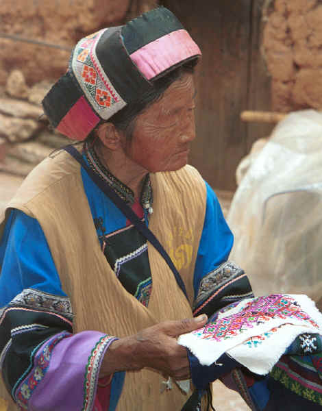 One of the Sani traders pursuing us into the village - Stone Forest, Shilin, Stone Forest county, Yunnan province 0010a23.jpg