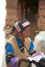 Jpeg 32K One of the Sani traders pursuing us into the village - Stone Forest, Shilin, Stone Forest county, Yunnan province 0010a23.jpg