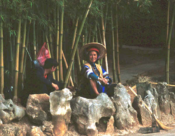 Sani park maintenance worker resting - Stone Forest, Shilin, Stone Forest county, Yunnan province 0010b04.jpg