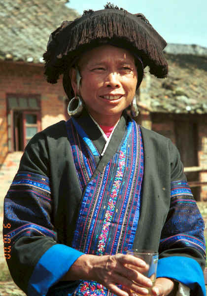 Black Miao woman, Zuo Qi village, Min Gu township, Zhenfeng county, Guizhou province 0010p20.jpg