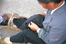 Jpeg 22K Back view of Black Miao woman, Zuo Qi village, Min Gu township, Zhenfeng county, Guizhou province 0010r11.jpg