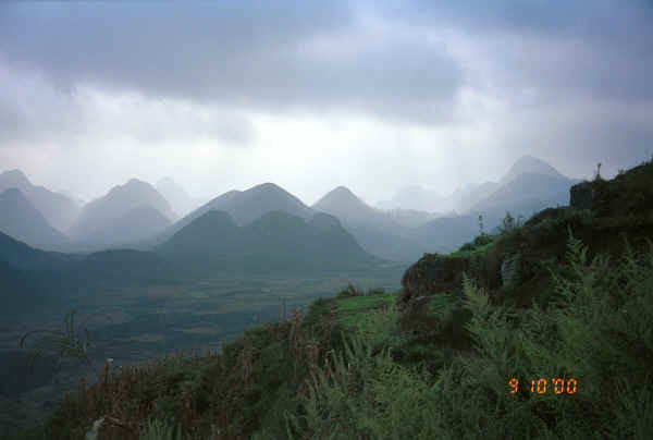 Scenery leaving Zuo Qi village, Min Gu township, Zhenfeng county, Guizhou province 0010r18.jpg
