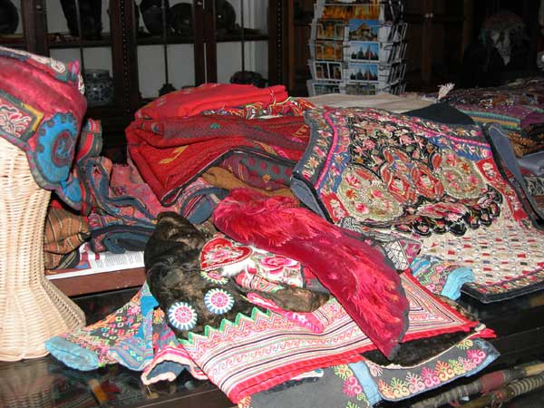 Jpeg 57K A pile of tribal textile goodies in Kesorn and Bucklee Bell's gallery 'Kesorn Arts' in Chiang Mai 3395