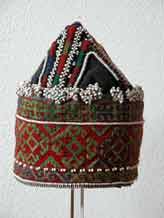 to A small hat from Swat Kohistan which Monique could not resist in the Night Bazaar in Chiang Mai (Aldo, room 27, 2nd floor)