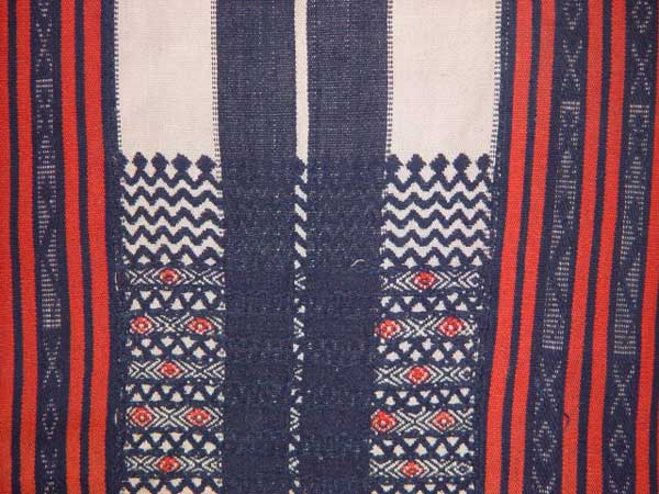 Jpeg 55K Detail of a Bontoc woven textile from the highlands of Northern Luzon, Philippines