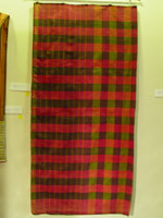 to 71K jpg 04 - Maguindana woman's cotton malong (tubular garment), Mindanao, 19th century. 155 cm x 82 cm each side (tubular)