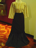 to 78K Jpg 08 - Woman's pineapple fiber and cotton blouse, Luzon, early 20th century. Shoulder 42 cm, length 42 cm, sleeves 45 cm long, sleeve 43 cm wide