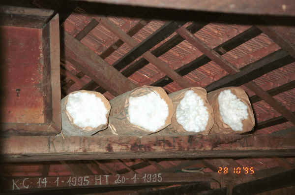 Jpeg 25K Cotton bolls stored in bags in the roof of a Black Thai house on the way to Dien Bien Phu from Son La, Lai Chau Province 9510E09.JPG