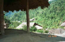 to Jpeg 37K Red Hmong village in Lai Chau province, northern Vietnam 9510g06.jpg